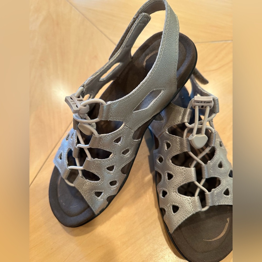 Women’s Sandals